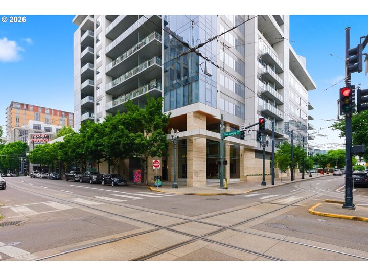 Property Photo: 1001 NW Lovejoy St 213 OR 97209