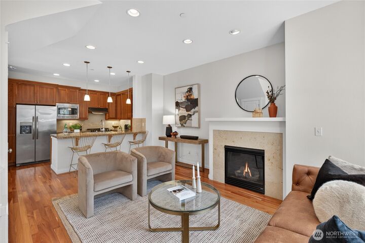 Property Photo: 804 3rd Avenue N WA 98109