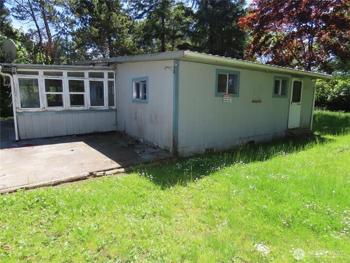 Property Photo: 1047 Pine Street WA 98547