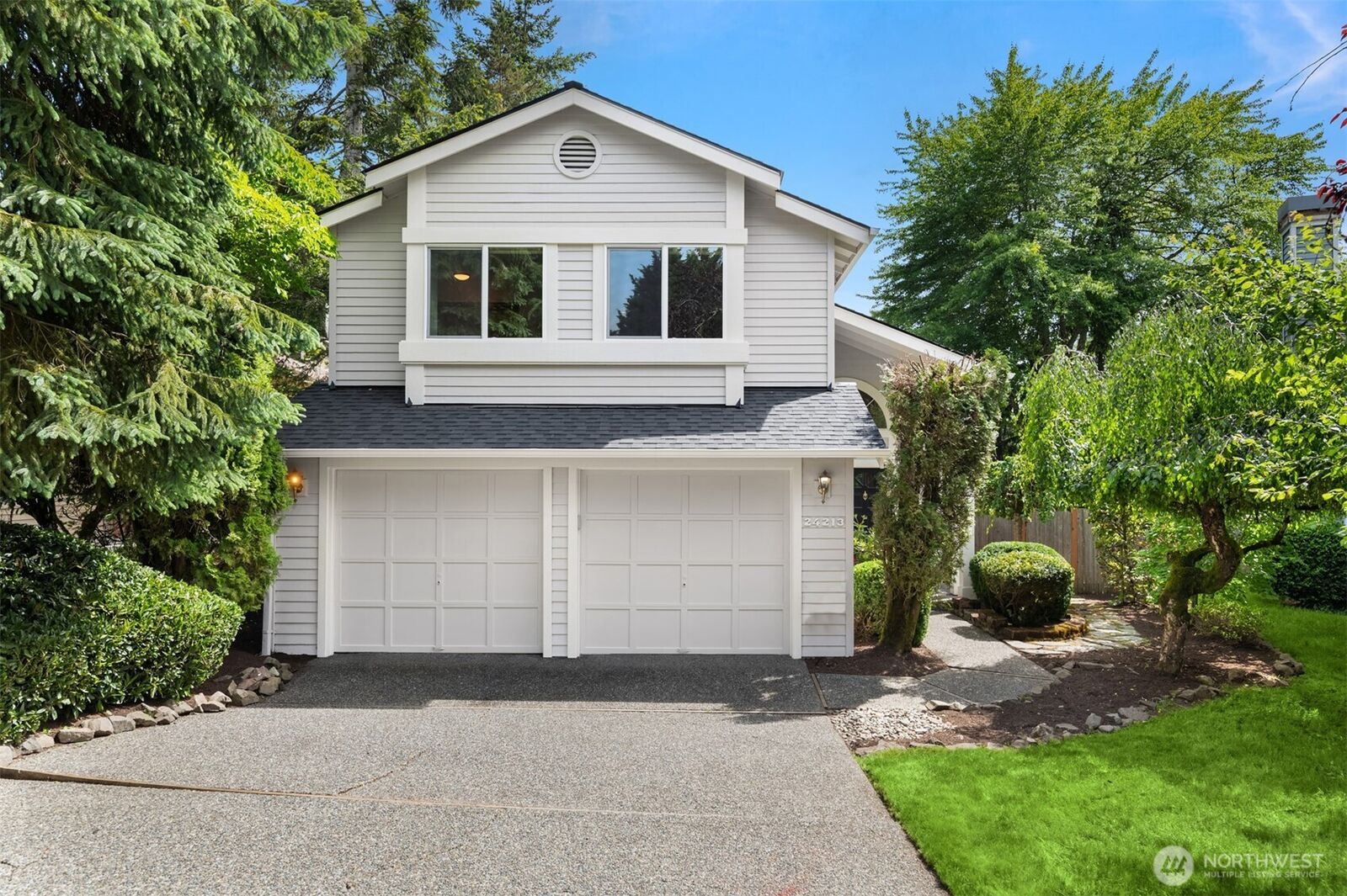 Property Photo:  24213 SE 38th Place  WA 98029 