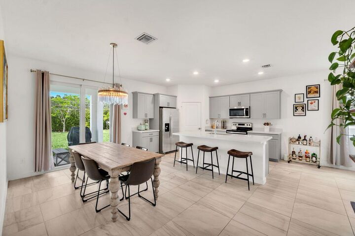 Property Photo: 4506 Catalina Way FL 33463
