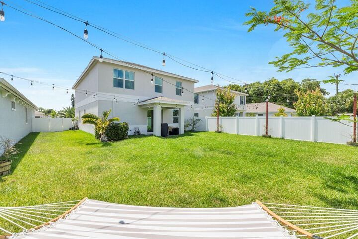 Property Photo: 4506 Catalina Way FL 33463