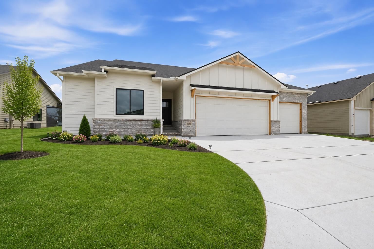 Property Photo:  8235 E Summerside Pl  KS 67226 