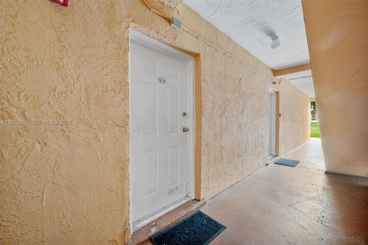 Property Photo: 9445 SW 76th St U4 FL 33173