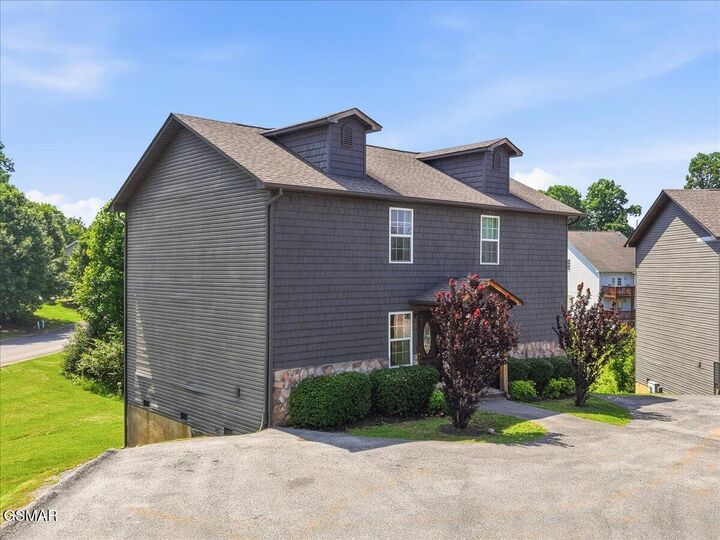 Property Photo: 1707 Willow Trace Court TN 37862