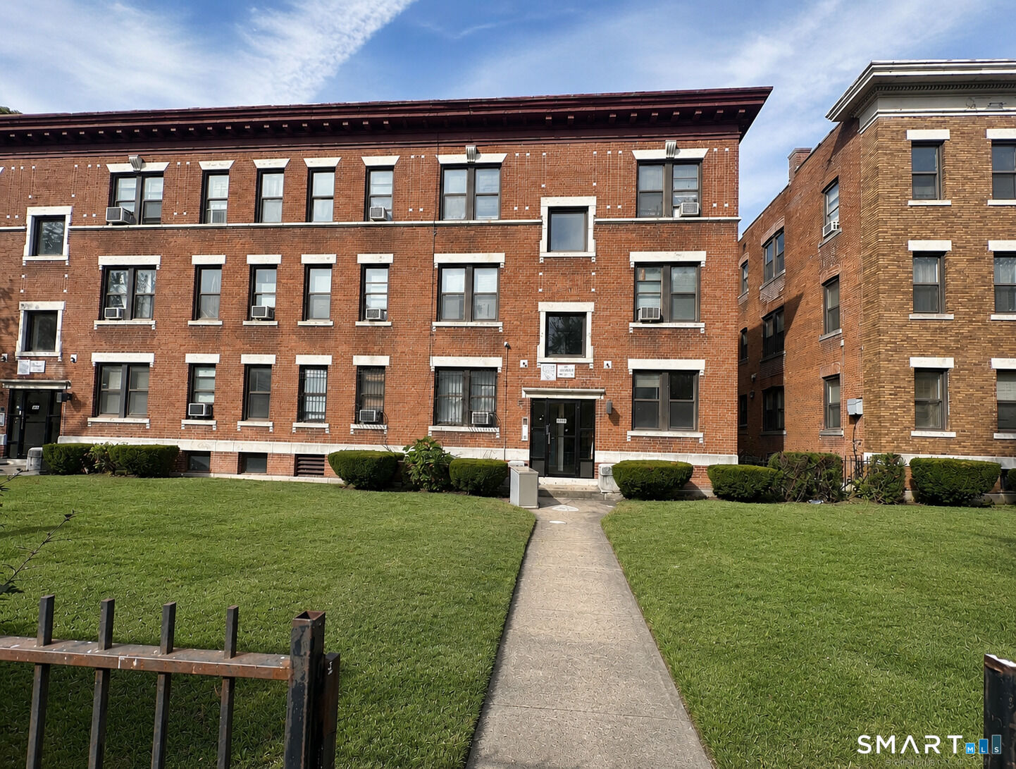 Property Photo:  379 Woodland Street Apt 2C  CT 06112 