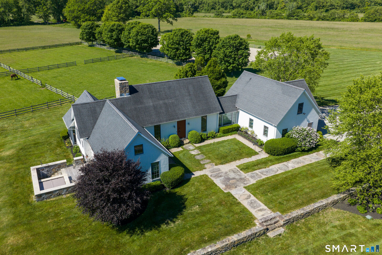 Property Photo: 305 Pequot Trail CT 06379