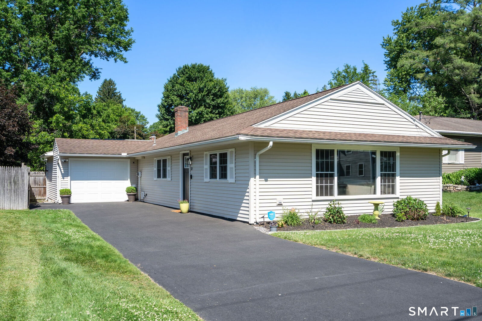 Property Photo: 31 Cowan Street CT 06078
