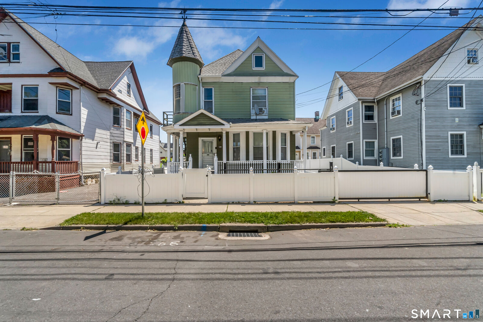 Property Photo:  520 William Street  CT 06608 