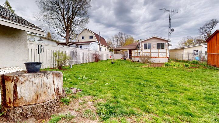 Property Photo: 20 Crawford Street ON K6V 1S3