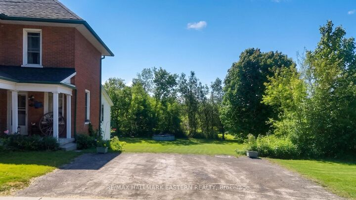 Property Photo: 45 Spring Street ON K0L 2V0