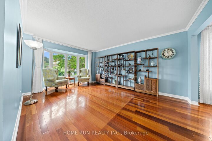 6 Zokol Crescent — photo 1