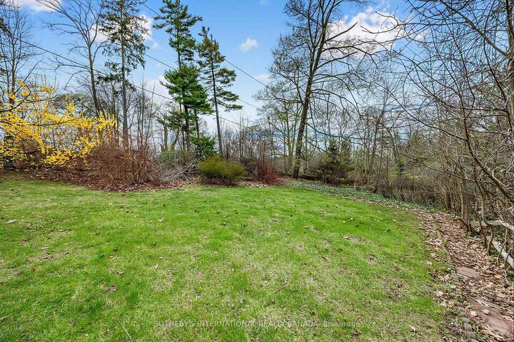 80 Ben Machree Drive — photo 1