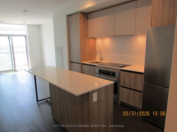 Property Photo: 8 Beverley Glen Boulevard 414 ON L4J 0L5