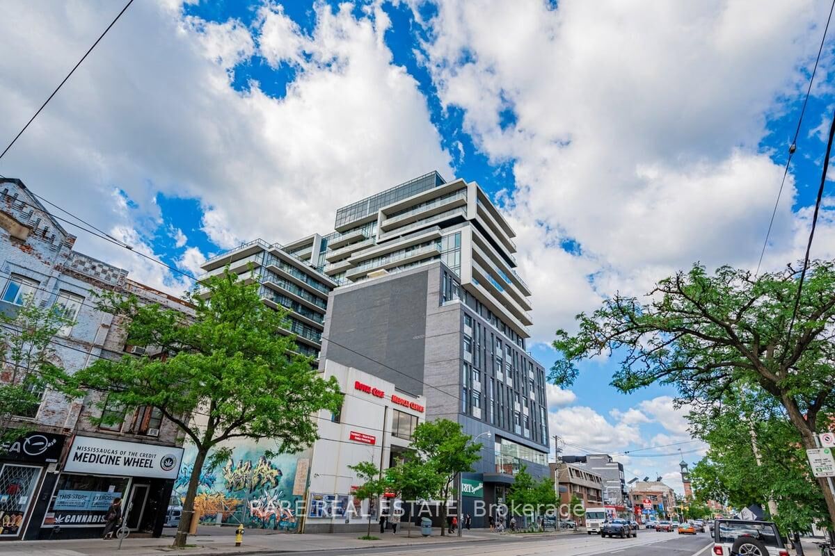 Property Photo:  297 College Street Ph5  ON M5T 0C2 