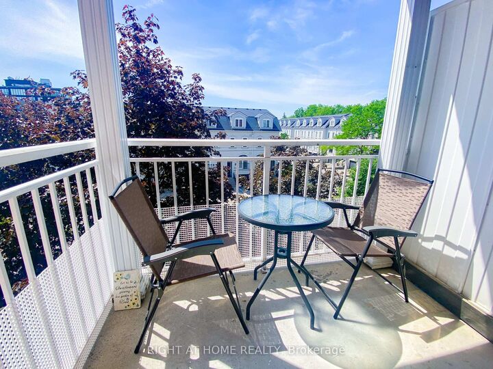 Property Photo: 35 Hunt Avenue 404 ON L4C 4H1