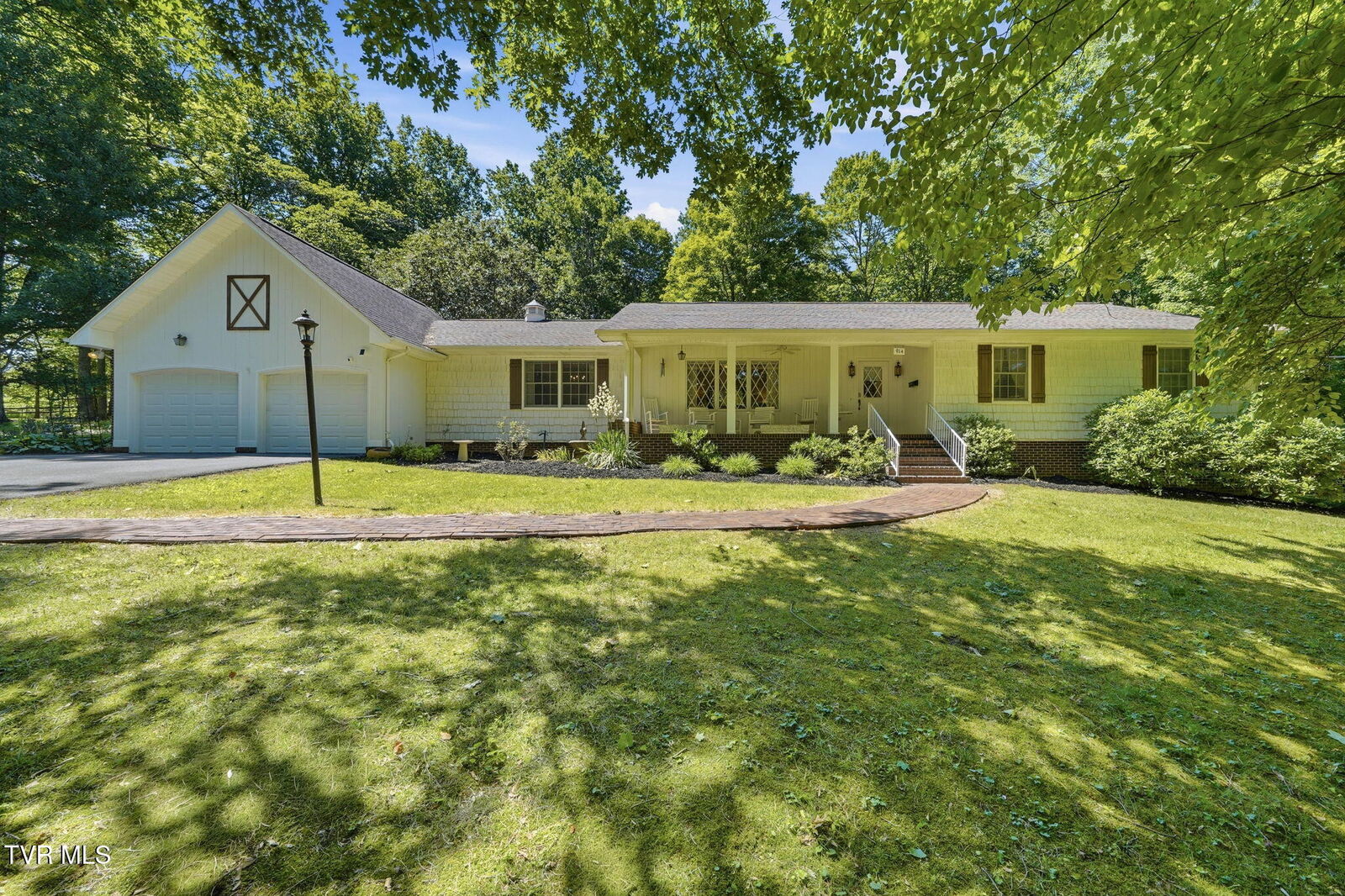 Property Photo: 914 Ridgecrest Road TN 37604
