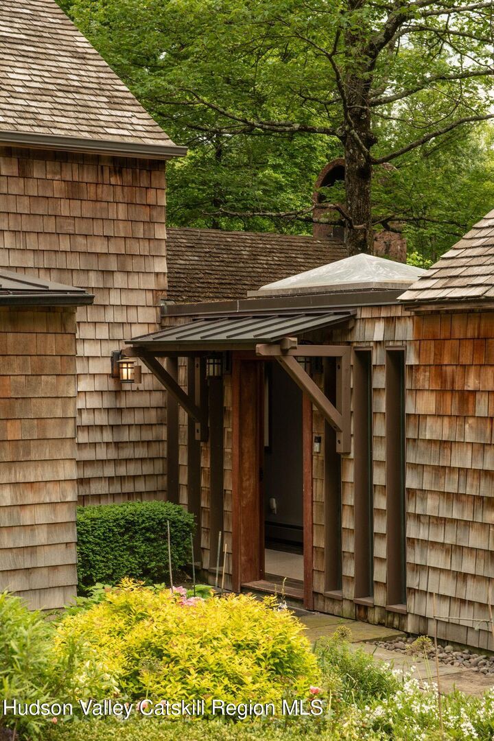 Property Photo:  20 S Mountain Pass  NY 10524 