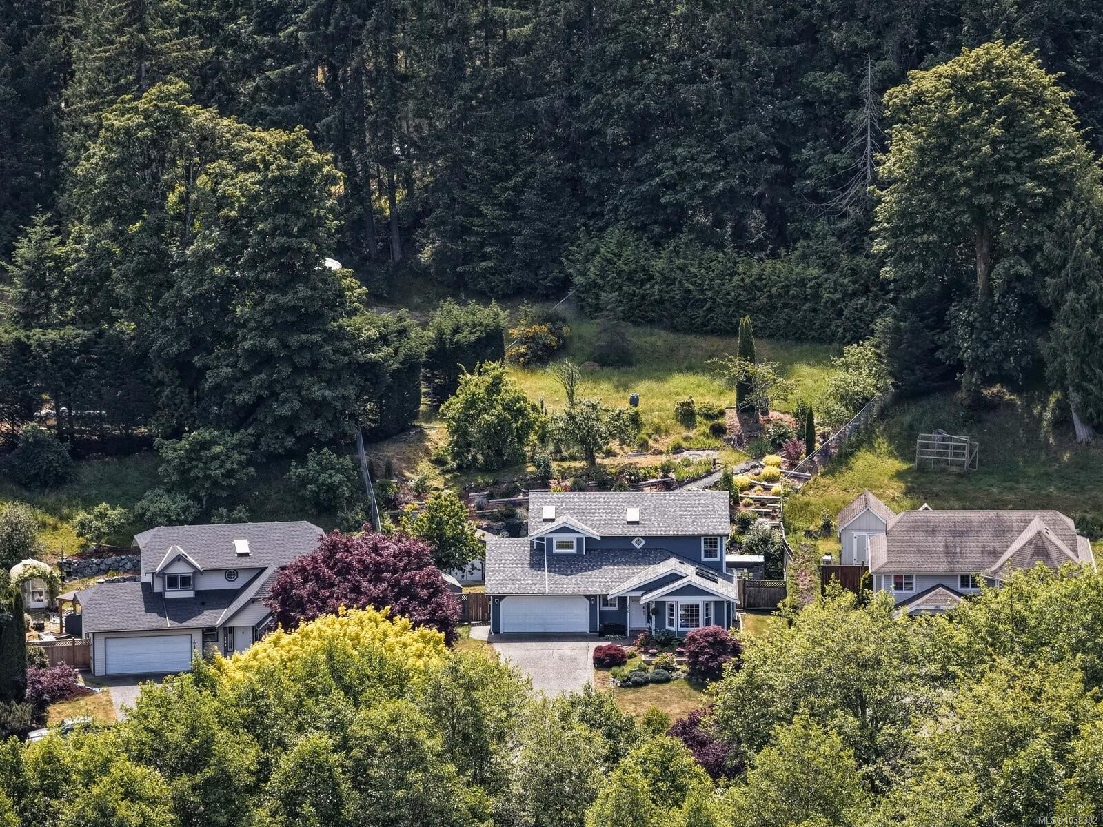 Property Photo:  798 Windsong Pl  BC V0R 2P4 