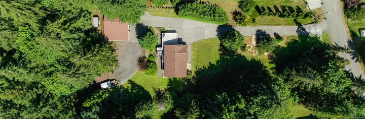 Property Photo: 1751 Burnham Rd BC V8H 0B3