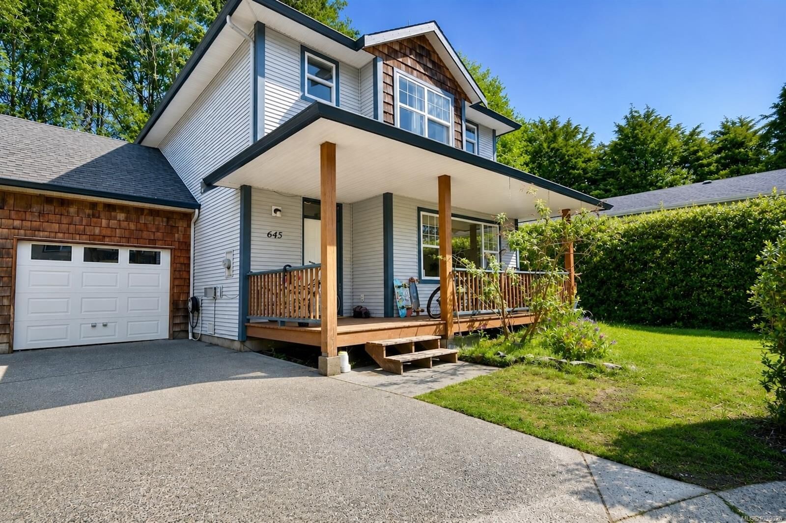 Property Photo: 645 Shore Pine Cres BC V0R 2Z0