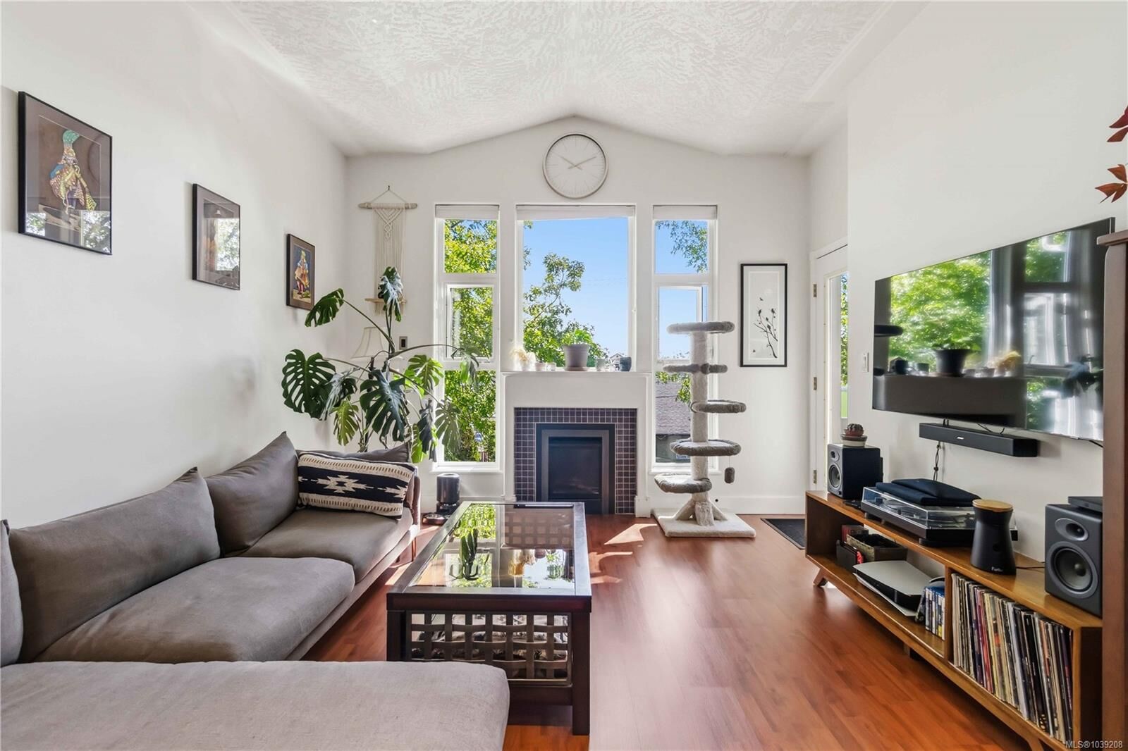 Property Photo:  400 Dupplin Rd #301  BC V8Z 1B7 