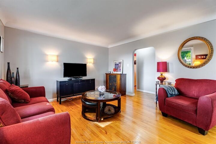 Property Photo:  2840 Randolph Avenue  ON N9E 3E2 