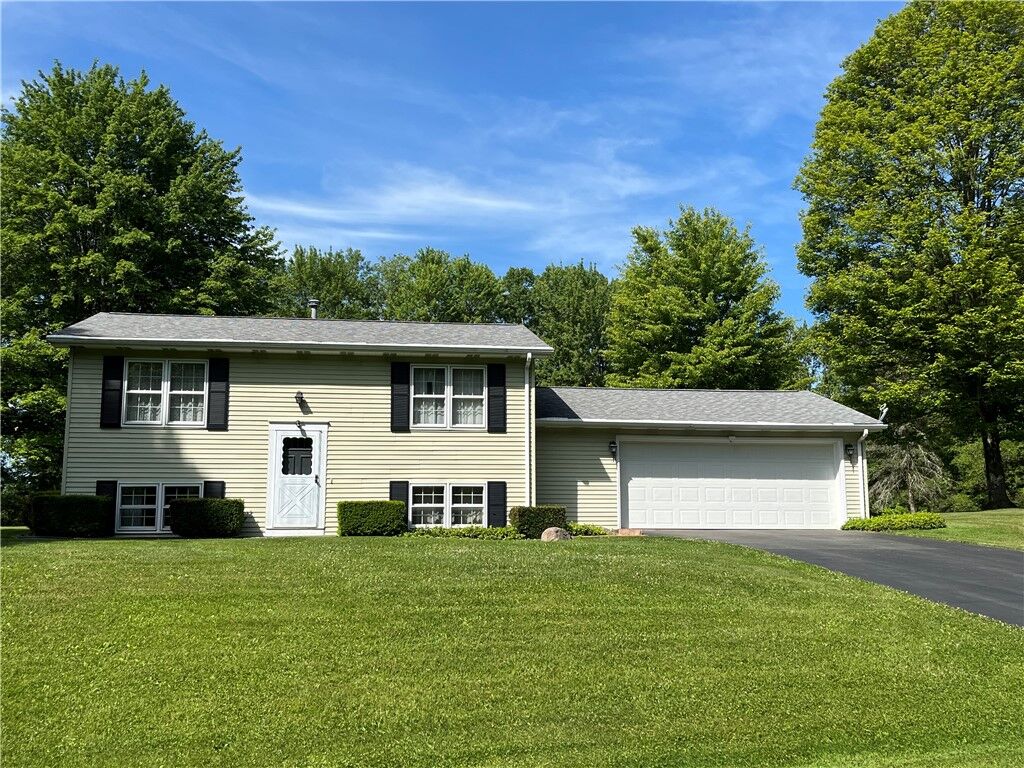 Property Photo:  235 Airport Rd  PA 16127 