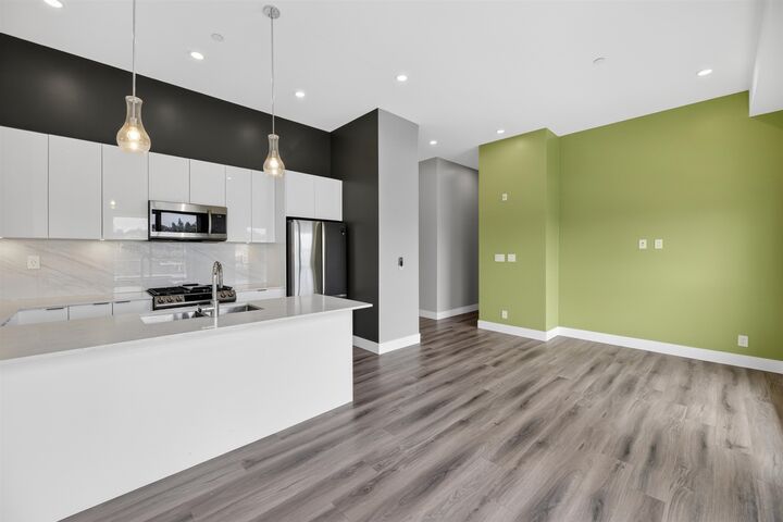 Photo de la propriété:  8447 202 Street A606  BC V2Y 2B7 