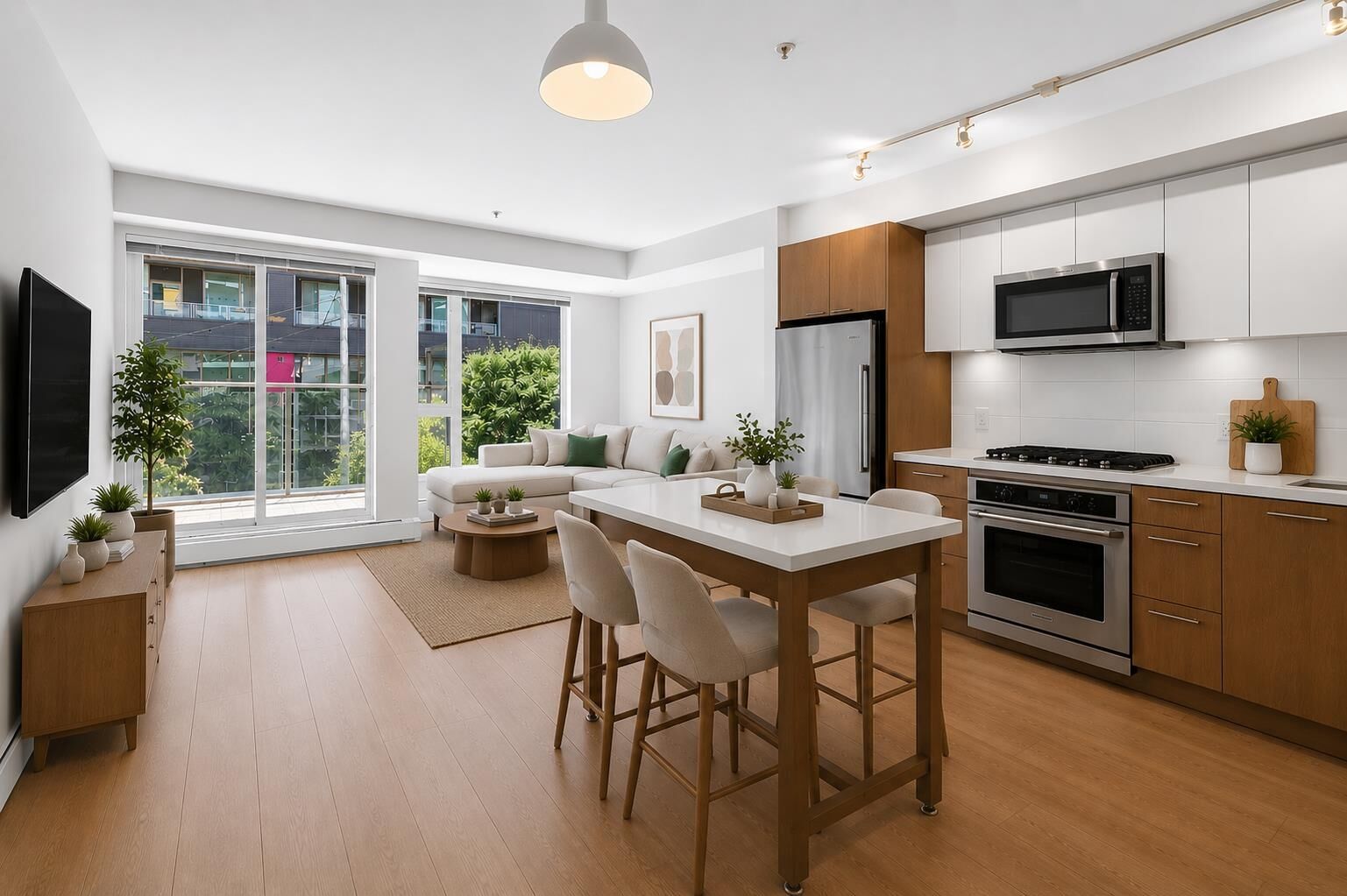 Property Photo:  384 E 1st Avenue 304  BC V5T 0G5 