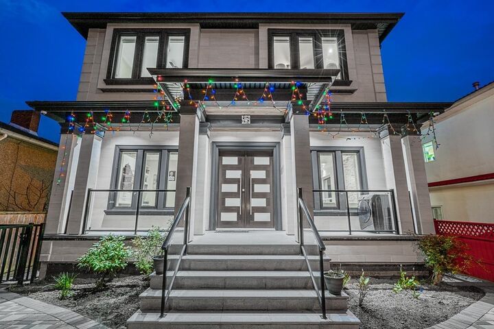 1838 E 49th Avenue — photo 1