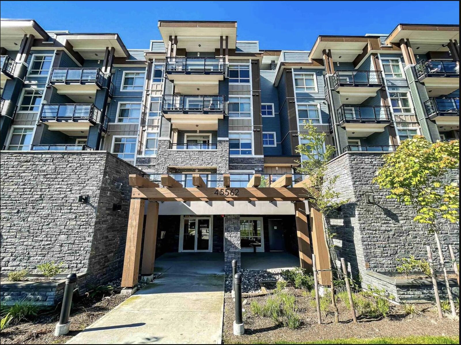 Property Photo: 45562 Airport Road 403 BC V2P 0J8