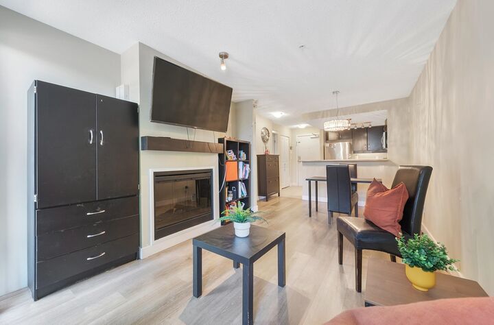 Photo de la propriété:  10838 City Parkway 334  BC V3T 5X9 