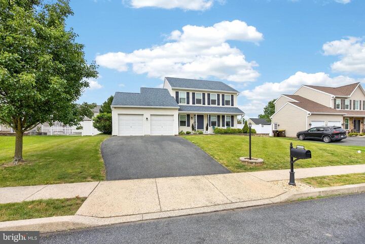 Property Photo:  2580 Willow Brook Lane  PA 19464 