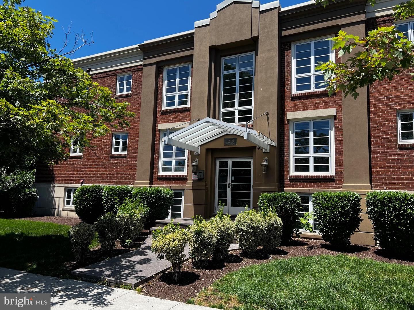 Property Photo:  1219 Oronoco Street 101  VA 22314 