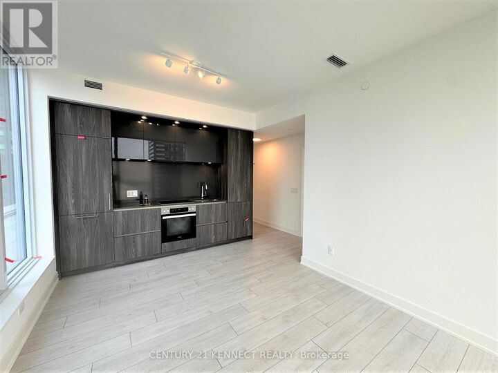 Property Photo: 15 Mercer Street 2802 ON M5V 0T8