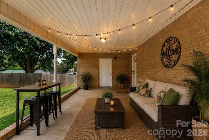 Property Photo: 609 Temple Street NC 28086