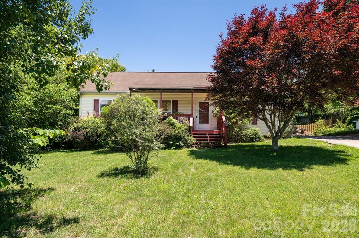 Property Photo: 339 Hi Alta Avenue NC 28806