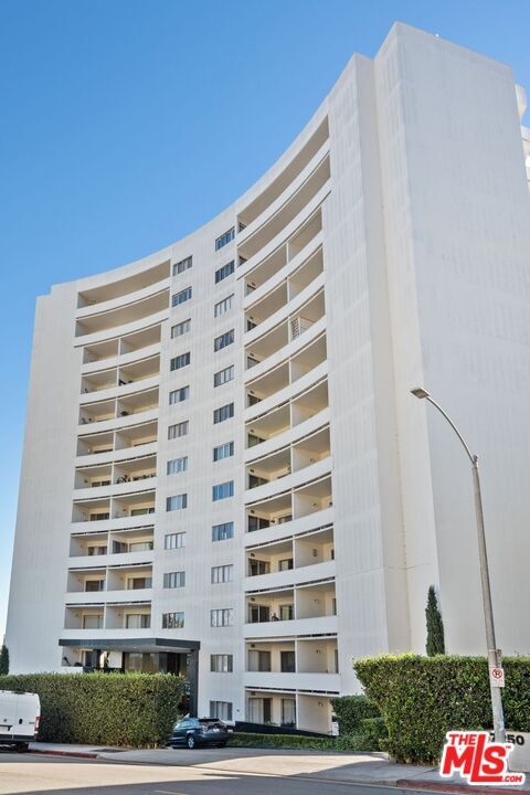 Property Photo:  7250 Franklin Ave  CA 90046 