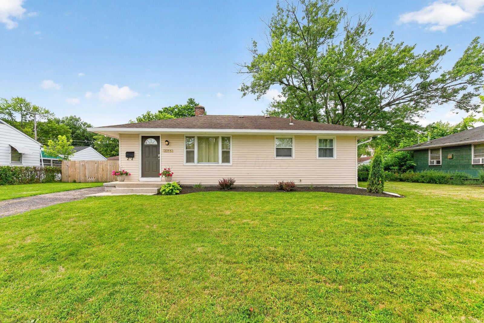 Property Photo:  2255 Fenton Street  OH 43224 