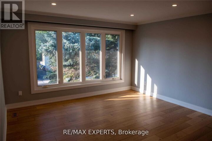 Property Photo:  333 Rimilton Avenue Upper  ON M8W 2E5 