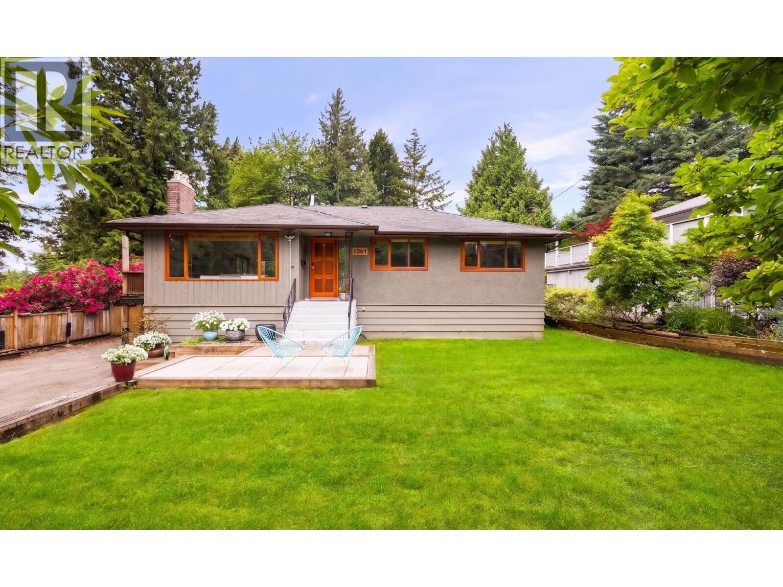Property Photo:  1561 Merlynn Crescent  BC V7J 2X9 