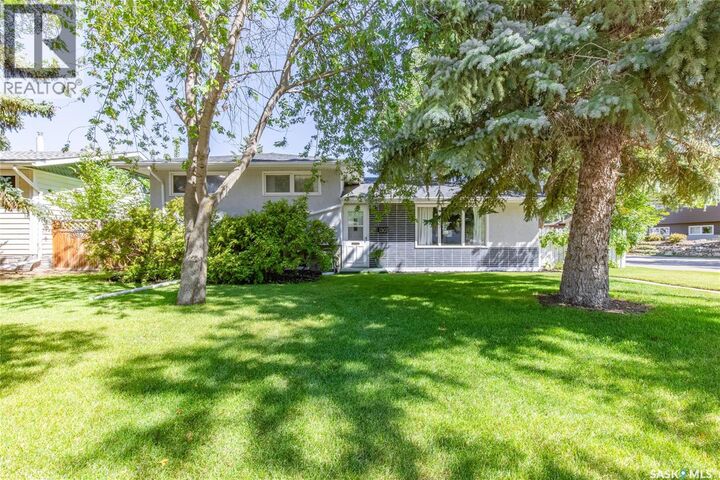 Property Photo: 1301 Queen Crescent SK S6H 3G5
