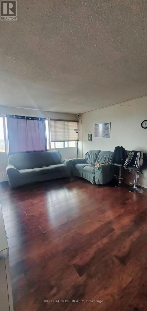 Property Photo:  715 Don Mills Road 1708  ON M3C 1S5 