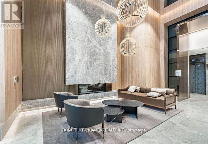 Property Photo:  252 Church Street 5515  ON M5B 1Z5 