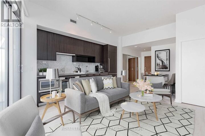 Property Photo: 115 McMahon Drive 2105 ON M2K 0E3