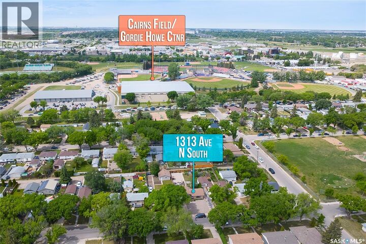 Property Photo:  1313 N Avenue S  SK S7M 2R2 