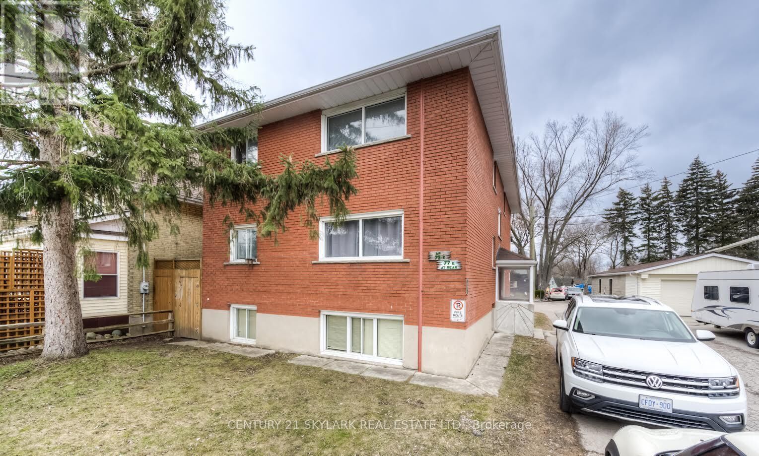 Property Photo: 75 Highland Road 3 ON N2M 3V8