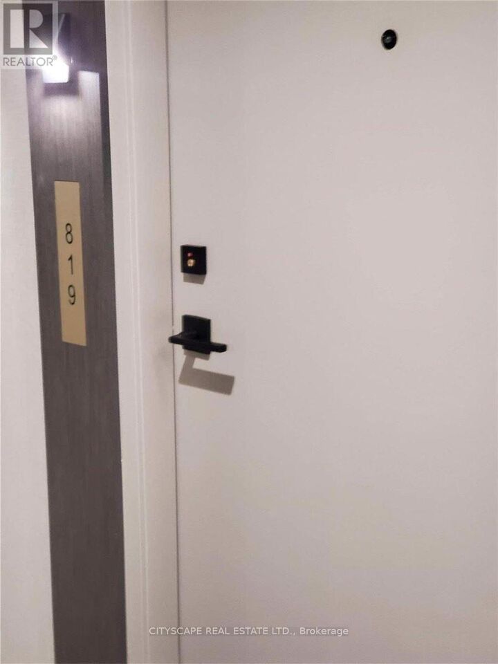 Property Photo:  60 Tannery Road 819  ON M5A 0S8 