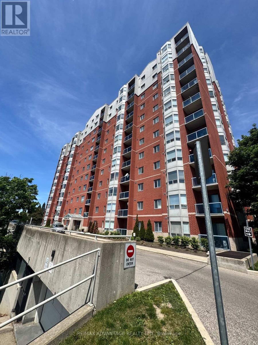 Property Photo:  30 Chapman Court 607  ON N6G 4Y4 